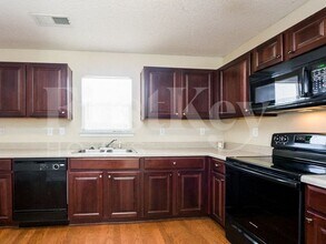 3166 Redwood Run in College Park, GA - Foto de edificio - Building Photo