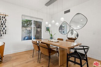 6020 S Seabluff Dr, Unit 131 in Los Angeles, CA - Building Photo - Building Photo