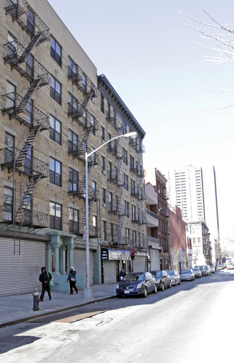 212 E 122nd St in New York, NY - Foto de edificio