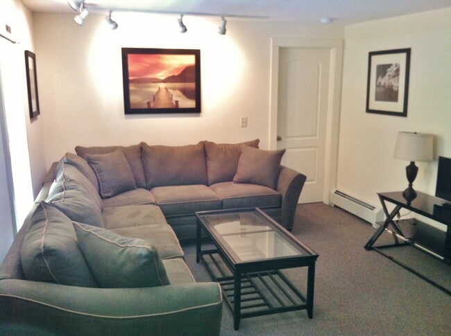 208 Williams St, Unit 3