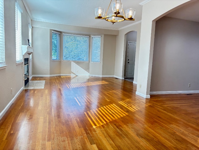 242 N San Pedro Rd in San Rafael, CA - Building Photo - Building Photo