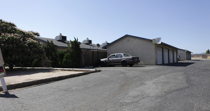 16837 Sultana St in Hesperia, CA - Building Photo - Building Photo