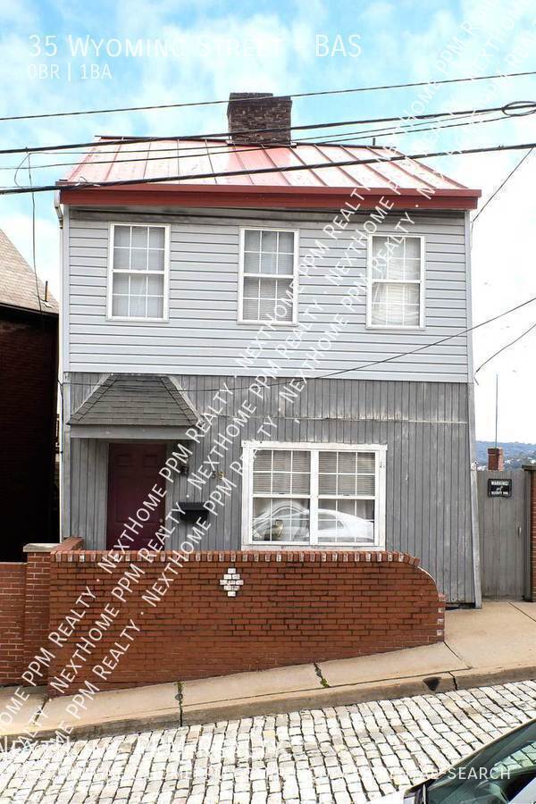 property at 35 Wyoming St