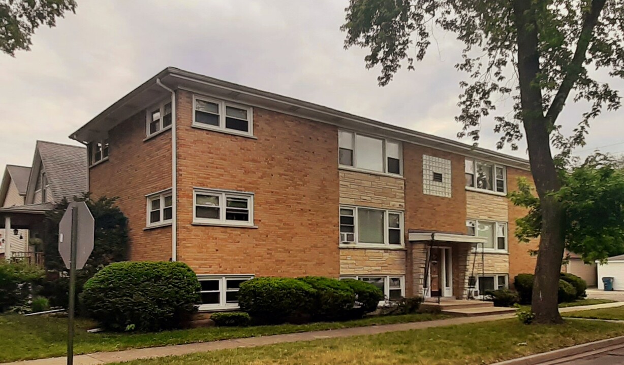 1301 Elgin Ave in Forest Park, IL - Building Photo