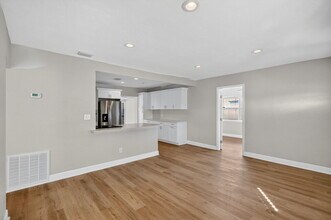 541 40th Ave NE in St. Petersburg, FL - Building Photo - Building Photo