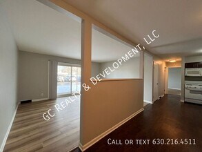 13 Simpson St-Unit -Unit A in Geneva, IL - Building Photo - Building Photo