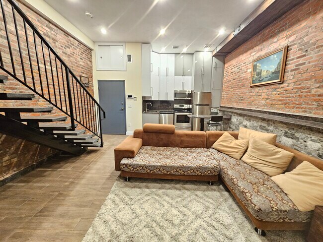 1028 Commonwealth Ave, Unit 1 in Boston, MA - Building Photo - Building Photo
