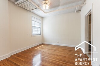 520 W Cornelia Ave, Unit G in Chicago, IL - Building Photo - Building Photo