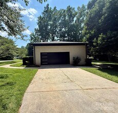 4371 La Brea Dr in Charlotte, NC - Building Photo - Building Photo