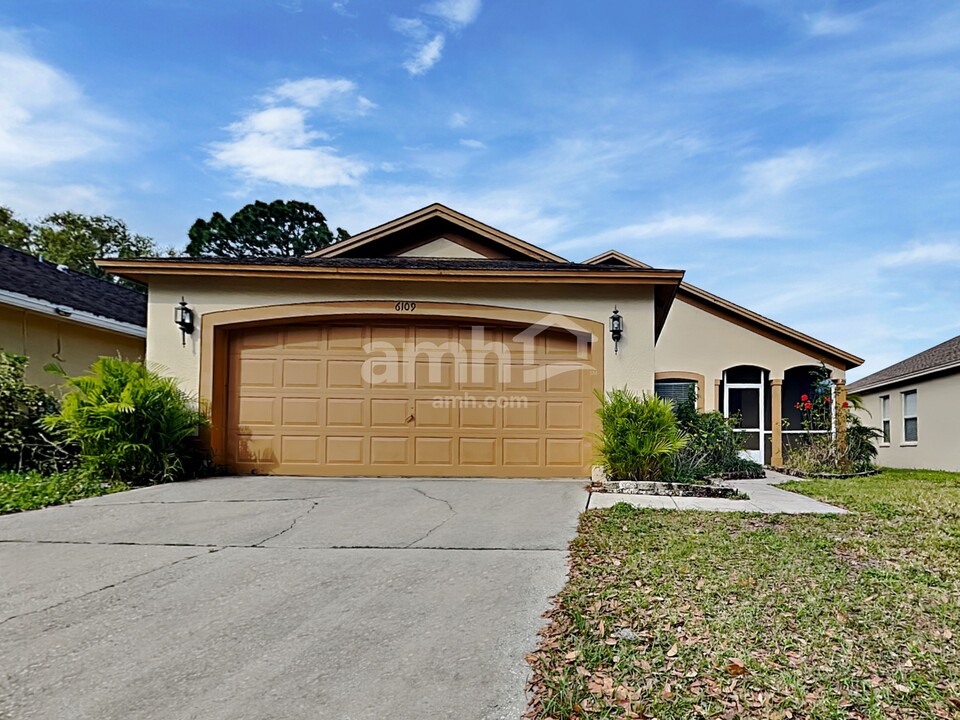 6109 Becklin Pl in Riverview, FL - Building Photo