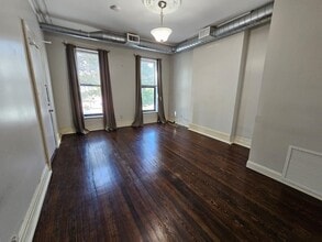302 Princeton Ave in Jersey City, NJ - Building Photo - Building Photo