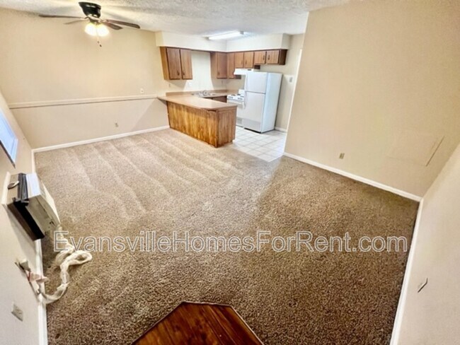 10455 Old Hwy 62 E in Mount Vernon, IN - Building Photo - Building Photo