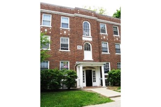 Dean Apartments in East Lansing, MI - Foto de edificio - Building Photo