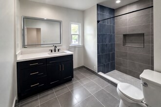 582 N Oakland Ave, Unit 582 N Oakland Ave in Pasadena, CA - Building Photo - Building Photo