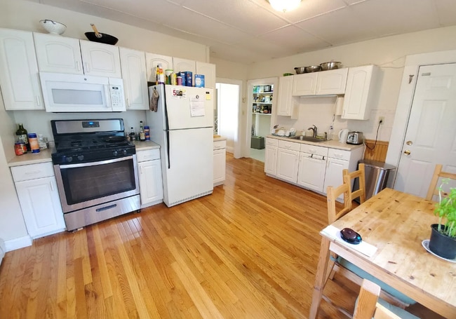 279 Pearl St, Unit 3L in Cambridge, MA - Building Photo - Building Photo