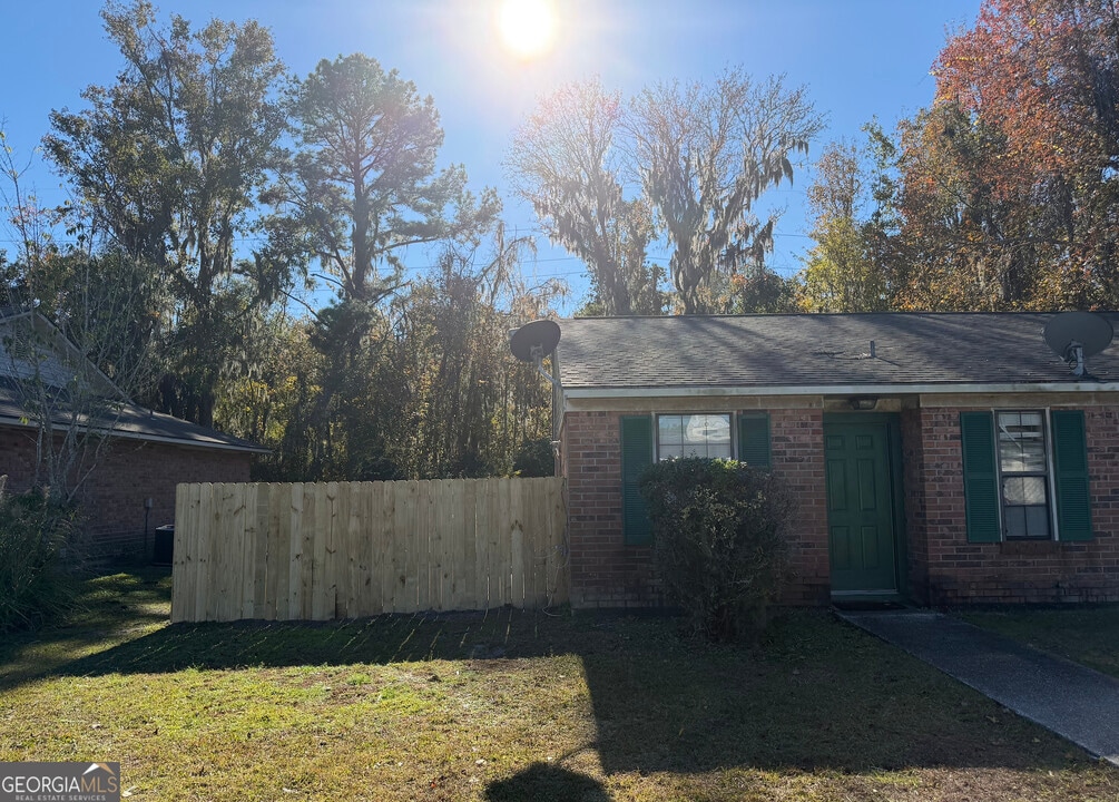 406 Admiral's Walk Dr in St. Marys, GA - Building Photo