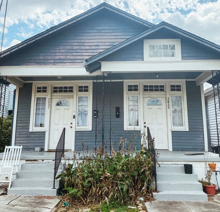 2425 Upperline St in New Orleans, LA - Building Photo