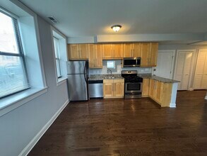 1856 N Sawyer Ave in Chicago, IL - Building Photo - Building Photo