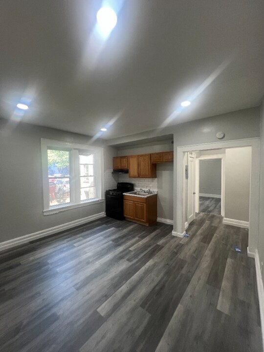 805 Broadway in Newark, NJ - Building Photo