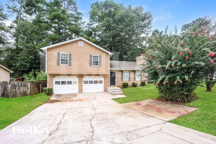 2097 Phillips Rd in Lithonia, GA - Building Photo