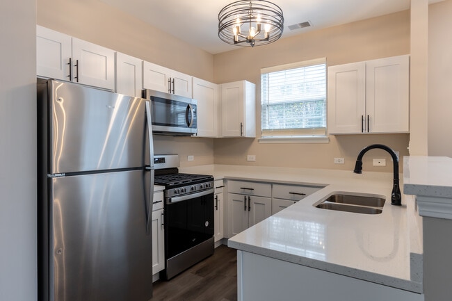 Randall Village in Crystal Lake, IL - Building Photo - Interior Photo