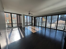 708 W Wayman St in Chicago, IL - Building Photo