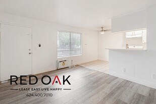 15500 Foothill Blvd in Los Angeles, CA - Building Photo