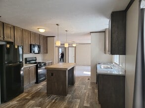 145 Apollo Ave in Flushing, MI - Building Photo - Building Photo