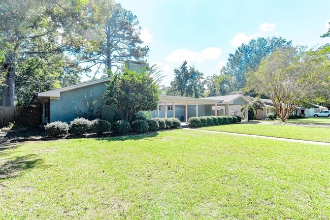 property at 2516 Jasmine Rd