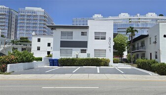 9041 Harding Ave in Surfside, FL - Building Photo