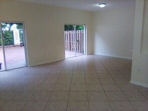 5161 SW 140th Ter in Miramar, FL - Building Photo - Building Photo