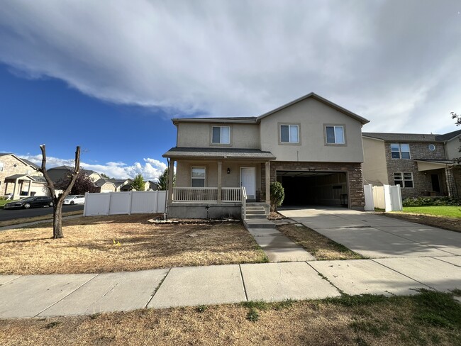 6727 W 8305 S in West Jordan, UT - Foto de edificio - Building Photo