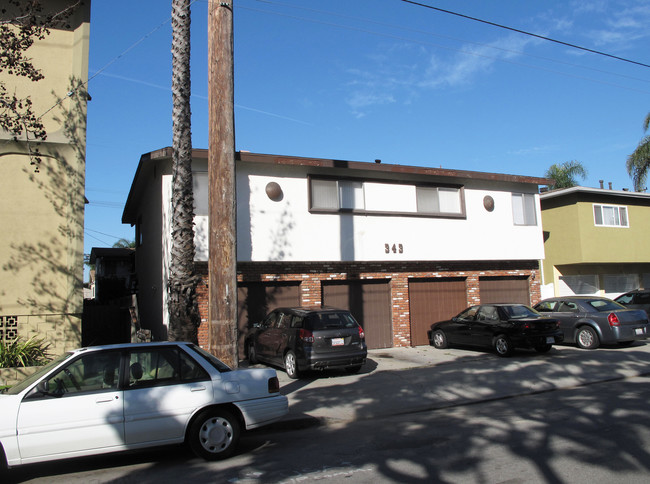 343 Newport Ave in Long Beach, CA - Foto de edificio - Building Photo