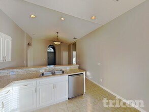13305 Silvercreek Dr in Riverview, FL - Foto de edificio - Building Photo