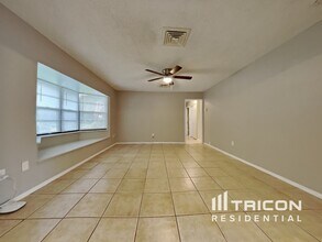 5025 33rd Terrace N in St. Petersburg, FL - Building Photo - Building Photo