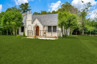 133 E 7th St in Lancaster, TX - Building Photo