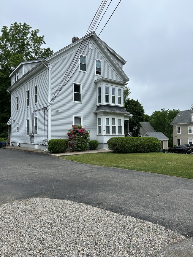25 School St, Unit # 2 in Plainville, MA - Building Photo - Building Photo