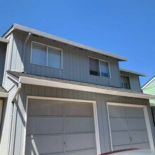 2933 SE 38th Ct in Hillsboro, OR - Building Photo - Building Photo