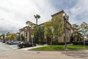 259 Riverdale Ct in Camarillo, CA - Building Photo