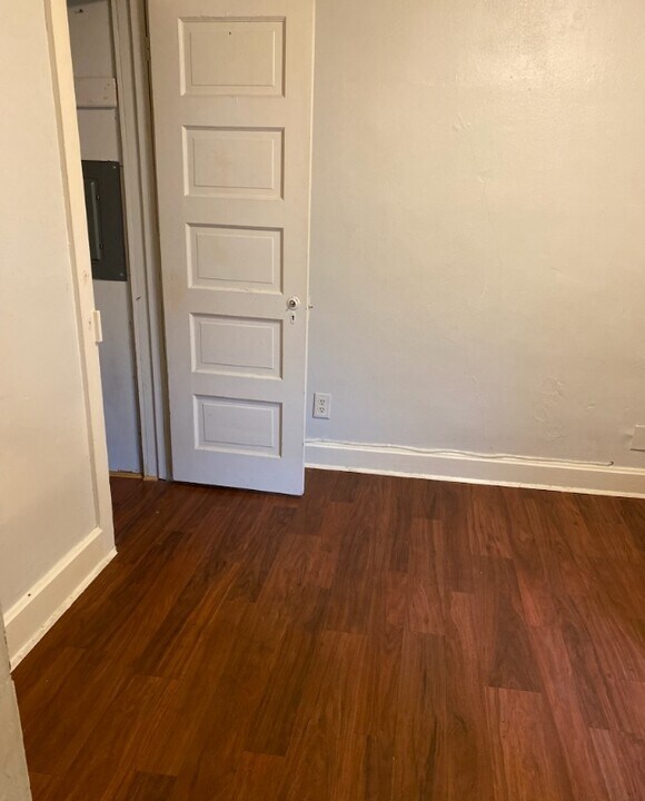 709 W Chestnut St in Shamokin, PA - Building Photo