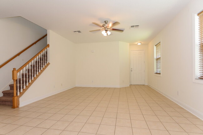 2348 Spring Hollow Loop in Wesley Chapel, FL - Building Photo - Building Photo