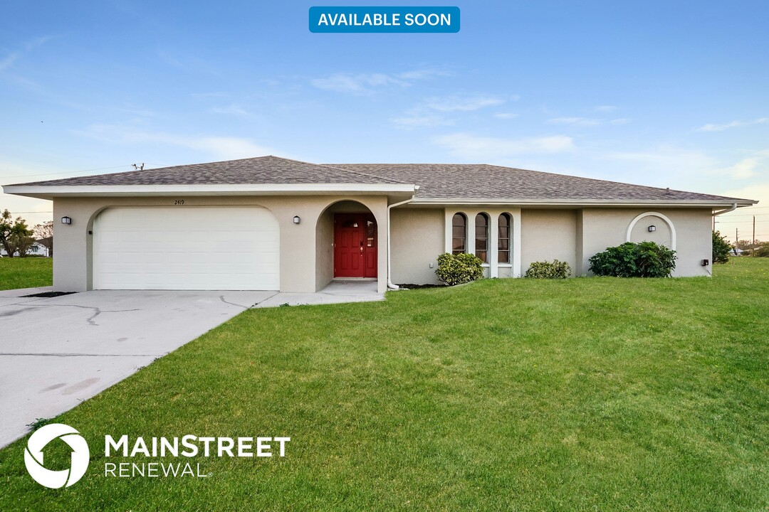 2419 NE 22nd Pl in Cape Coral, FL - Building Photo