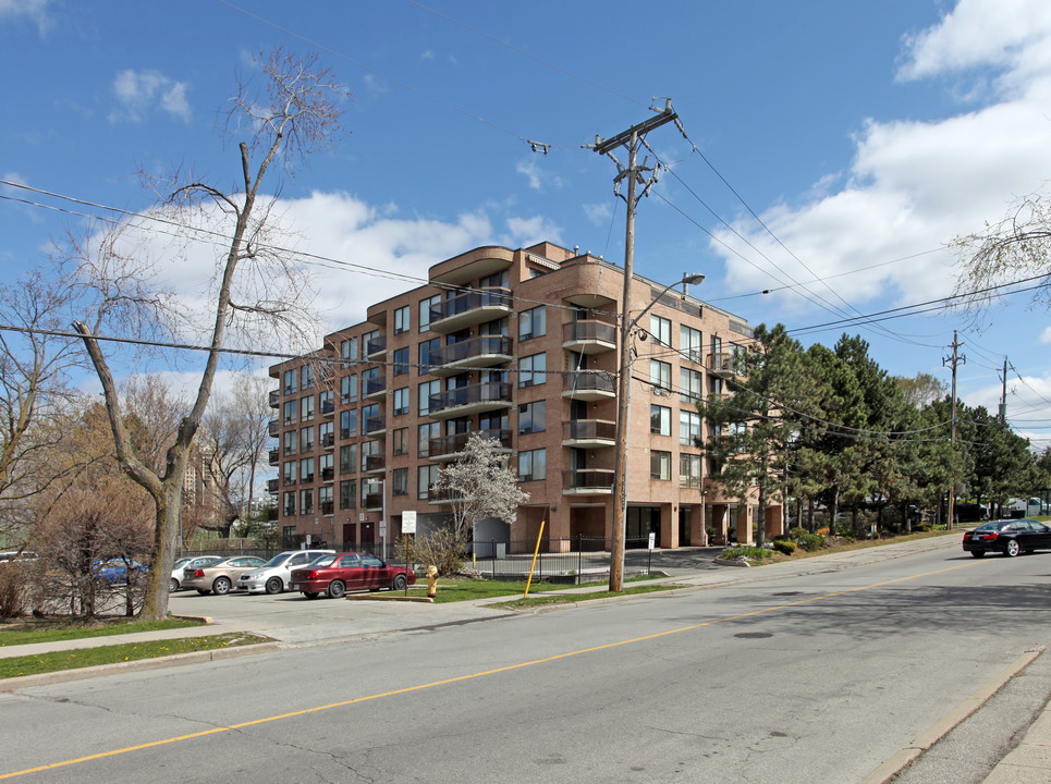 96 Fifeshire Rd in Toronto, ON - Building Photo