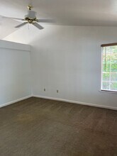 1065 Grouse Dr in Redding, CA - Building Photo - Building Photo