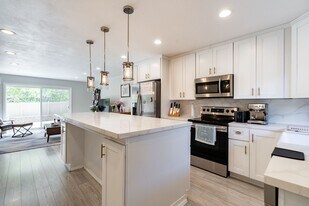 277 Countrywood Ln in Encinitas, CA - Building Photo