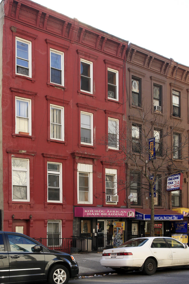 2011 Lexington Ave in New York, NY - Foto de edificio - Building Photo