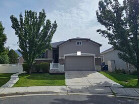 571 S 360 East Cir in American Fork, UT - Building Photo