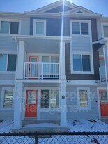 16335-16384 84 St NW in Edmonton, AB - Building Photo