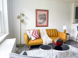 2515 Burnet Ave in Cincinnati, OH - Building Photo