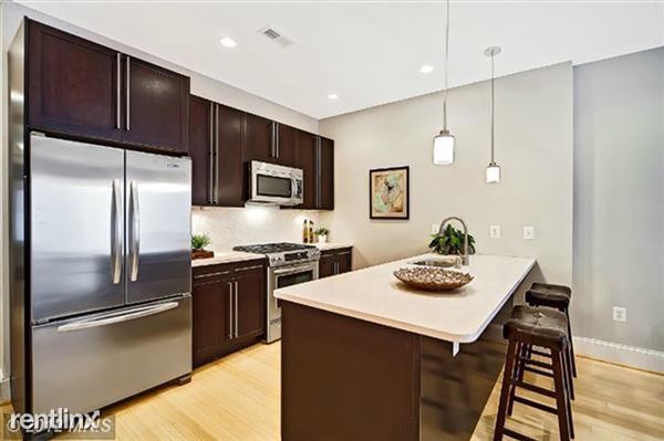 2108 10th St NW, Unit 1 in Washington, DC - Building Photo - Building Photo